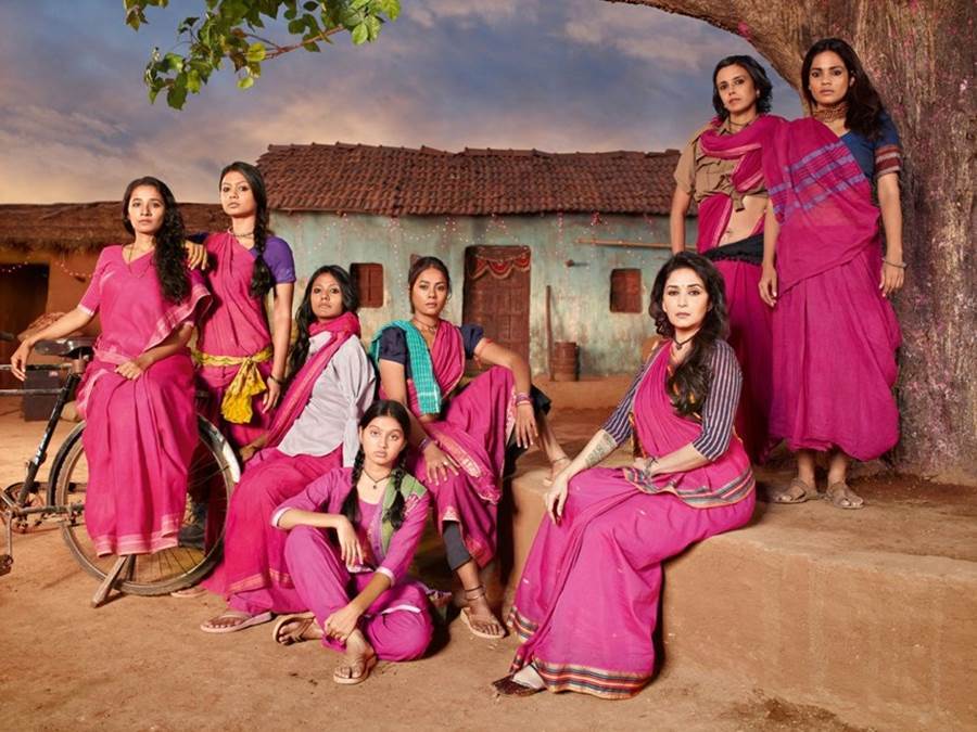 Madhuri-Dixit-Gulaab-Gang-Movie-Still