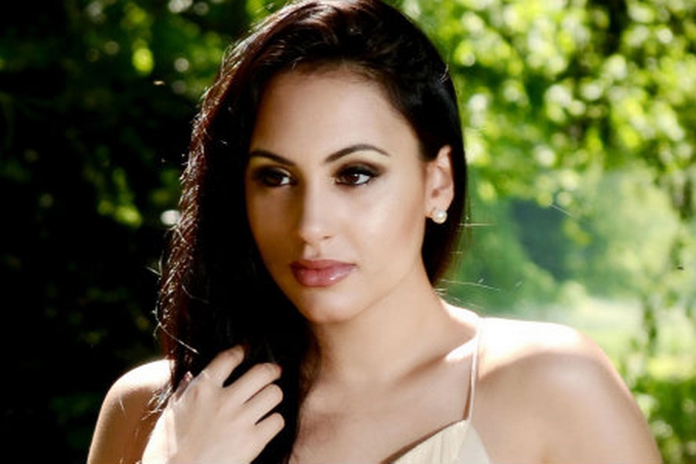 Deana Uppal Actress Model Hot Unseen Wallpapers And Pics