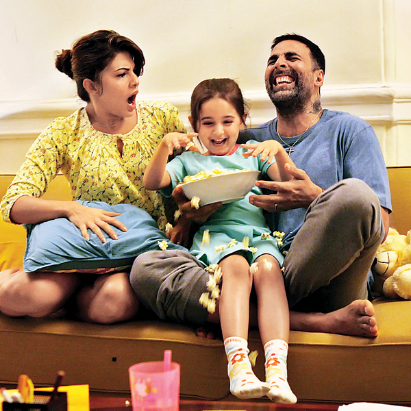 Naisha Khanna Cute Pics & Images: Little Diva in 'Brothers' as Akshay's daughter